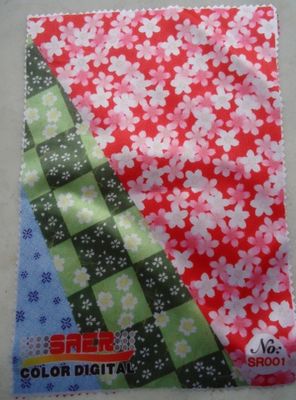 ผ้าโพลีเอสเตอร์พิมพ์ดิจิตอล 100% สำหรับการทำผ้าปูโต๊ะ