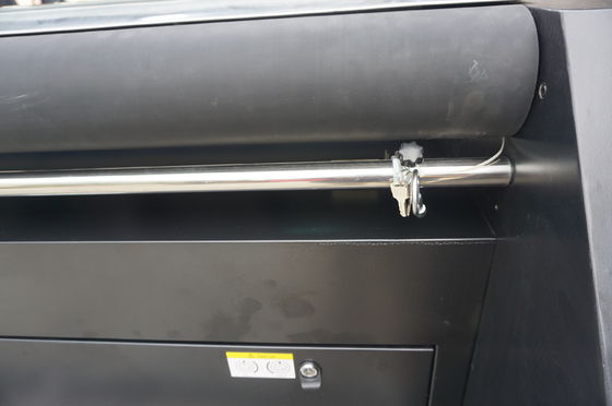 เครื่องพิมพ์ดิจิตอลสิ่งทออัตโนมัติหลายสีเพื่อทำ Roll Up Banners