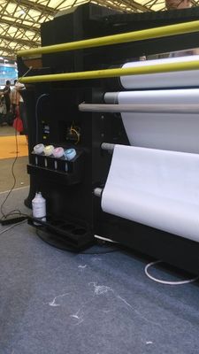 แสดงการทำเครื่องการพิมพ์ผ้าระเหิดหัวพิมพ์ DX7 คู่