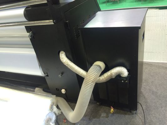 เครื่องพิมพ์ธงแบนเนอร์ดิจิทัลแบบม้วนต่อม้วนสำหรับการโฆษณากลางแจ้งในร่ม