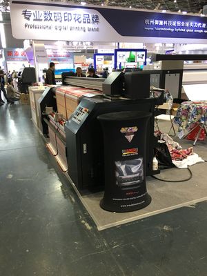 Dual CMYK หมึกอย่างต่อเนื่องจัดหาเครื่องพิมพ์สีย้อมระเหิดสำหรับธงสิ่งทอ