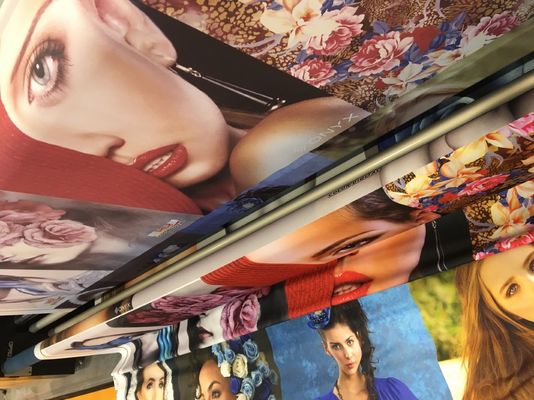 เครื่องการพิมพ์สิ่งทออิงค์เจ็ท Cmyk สิ้นเปลืองต่ำสำหรับผ้า - กล่องนำ